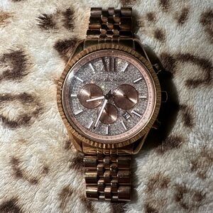 Elegant Gold Men's Watch